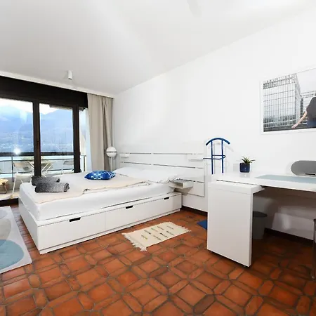Studio By The Maggiore Appartamento
