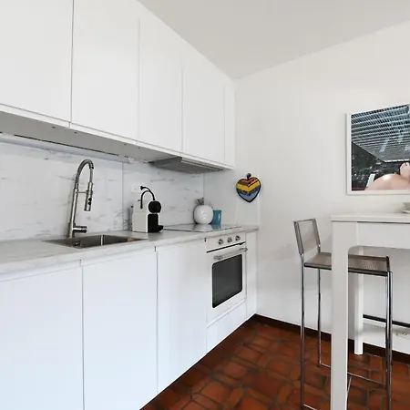 Διαμέρισμα Studio By The Maggiore